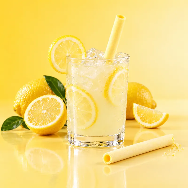 Cannuccia SORBOS gusto Limone nel suo drink